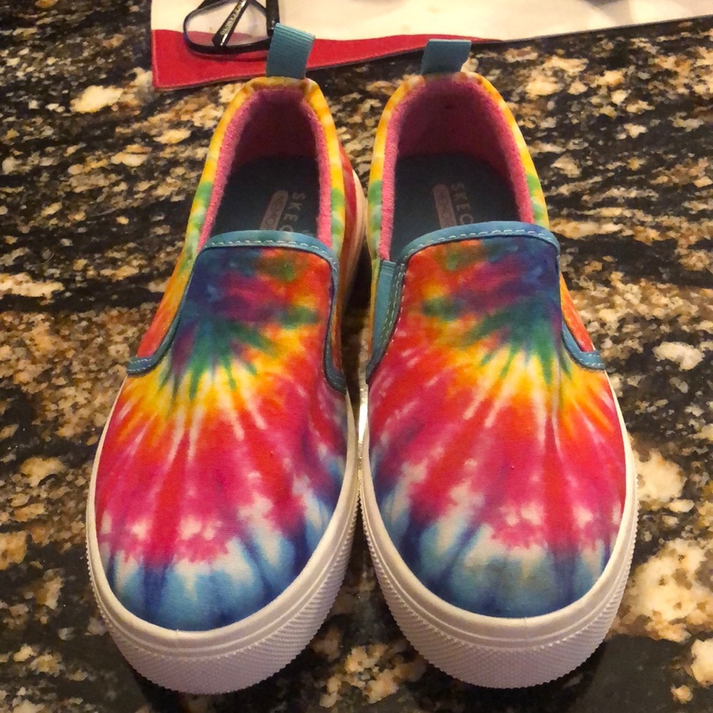 Girls Skechers Tie-Dyed Rainbow canvas slip on size 2